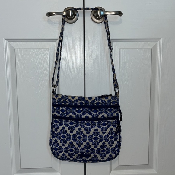 SOLD🎄Vera Bradley crossbody bag - Picture 2 of 7